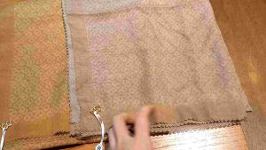 The tapis square mellow buff  voile ukuran reguler 110×110