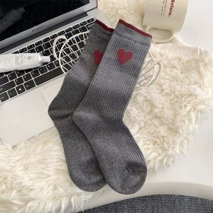 ถุงเท้าผ้าฝ้ายจับจีบกระเพื่อมสำหรับผู้หญิงหญิงสาวย้อนยุค Ancora ถุงเท้าข้อเท้าสีเทาสีแดงแฟชั่นฤดูใบไม้ร่วงฤดูหนาวลายจุดถุงเท้าทรงท่อกลาง