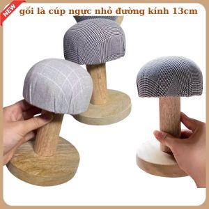 cầu là cúp ngực nhỏ - gối là cúp ngực đường kính 13cm