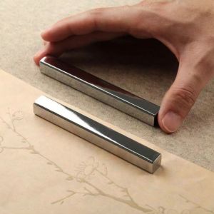 LEIFNYDI 2PCS Vintage Iron Paperweights Retro Portable Chinese Paper Weight Ancient Writing Calligraphy Tool Art Supplies