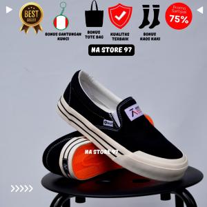 Sepatu Slip On Black white Sepatu Pria  Sepatu Sneakers Sepatu slop  Sepatu Sekolah  Sepatu Keren Sepatu Casual slip on jatkopa Aerostreet  Massive Low Hitam - Sepatu Sneakers Casual Sport Sekolah Pria Wanita Aero Street