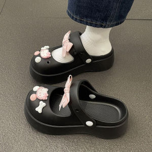 QXshop ใหม่ล่าสุด รองเท้าแตะแฟชั่นแบบสวมติดการ์ตูนลายน่ารักมาก ตะมุตะมิฝุดๆ รองเท้านุ่มมาก รองรับน้ำหนักได้ดี ใส่แล้วไม่อับ ทำความสะอาดง่ายมากๆ อย่ารอช้ากดสั่งกันเลย