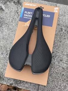 Giant Fleet SLR Carbon Wide Saddle Short Nose Mens Bike Seat Pressure Relief Shock Absorption Bicycle Saddle for Road Bike MTB