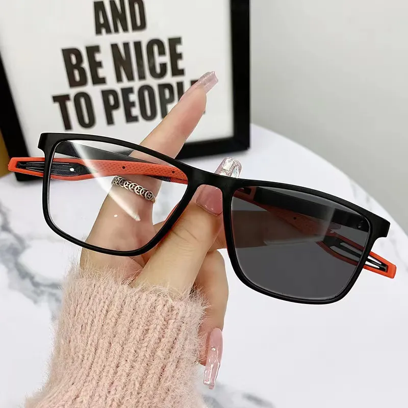 GENTLE MOSCOT)Photochromic Glasses Distance and Near Dual-use