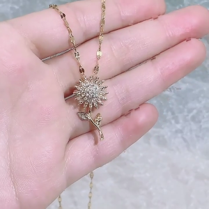 Sunflower Necklace Memorial Pendant Rotatable Flower Clavicle Chain Necklaces Gift for Women Girls