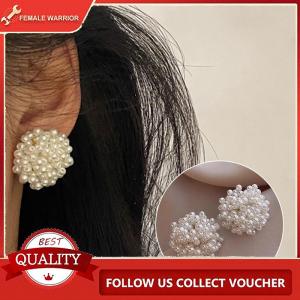 Female Warrior ต่างหูเม็ดเดี่ยวรูปดอกไม้มุกสีขาวอ่อนโยนคลิปหูความรู้สึกระดับสูงสำหรับผู้หญิงอารมณ์งานแต่งงานเครื่องประดับของขวัญเครื่องประดับ