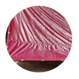 ผ้าใบรถบรรทุก ผ้าใบกันฝน บังแดด มีหลายขนาด เป็นผ้าใบด้านในเคลือบเงา 2 ชั้นเหมาะสำหรับคลุมสินค้า คลุมท้ายรถบรรทุก(สีแดง)