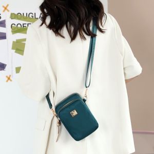 DYJKOUG Large Capacity Nylon Mobile Phone Bag Zipper Casual Small Square Bag Storage Bag Adjustable Strap Woman Fanny Pack Female