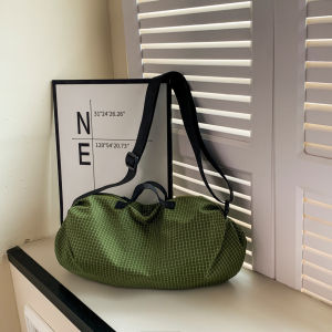 Casual style large-capacity sports crossbody bag for men and women suitable for students commuting and travel