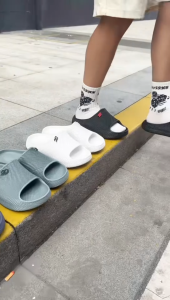 Selipar Trendy 2D Twenties Sandal Lelaki Selipar Bahan EVA Saiz 40-45 TW159