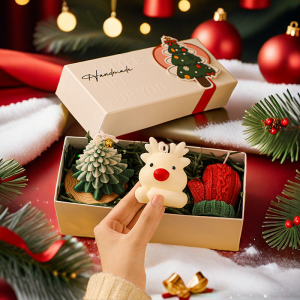 [Ready Stock] Christmas Scented Candle Gift Box Aromatherapy Candle Set for Events Friends & Holiday Gifts Creative Scented Candle Box Gift Box