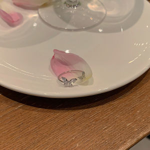 Nicedays🍒Cincin Kupu-kupu Zirkon Ganda Mewah Ringan Cincin Pembukaan Kelas Atas Niche Wanita Perak Murni