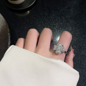 Lucky Flower Ring Sparkling Four-Leaf Clover Rotating Adjustable Spinner Ring Rotating Flower Ring for Womens Small and Fashionable Light Luxury Zircon Stone 甜酷个性可旋转花朵戒指女小众时尚轻奢锆石ins冷淡风开口食指环