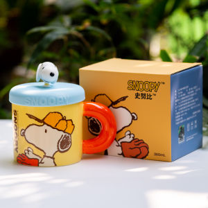 y Sứ - Cốc Sứ hình chó SNOOPY 4 màu dễ thương dung tích 360ml kèm nắp Silicone dày (Hình thật 100%) - Ly sứ quà tặng - VY AN GROUP