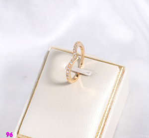 Cincin Wanita Model V Korea Anti Karat Perhiasan Wanita Anti Luntur Cincin Permata emas gold CX96