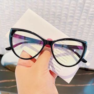 Fashion Cat Eye Glasses Women Anti-blue/ Radiation Tretro Frame 2021 New Ultra Light Flat Mirror Ligh