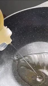 Botol Fliptop untuk Minyak Makan Kecap Saos Saus Madu tomat Bumbu Cair Dapur Plastik bentuk Kotak Serbaguna Multifungsi Botol Kotak Plastik Anti Tumpah Dengan Katup Pencet squeeze Cepat Kapasitas 500ml Putih transparan Elastis Ringan Perapih Dapur