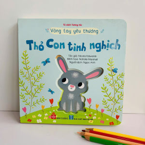 Combo sách sách tương tác - Vòng tay yêu thương (sách sờ đục trổ sở chạm cho bé 0-3 tuổi) - Giấy bồi cứng