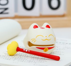 Mèo may mắn dễ thương để bàn làm việc phương pháp Thiền giúp giải tỏa căng thẳng mang lại may mắn cho người dùng