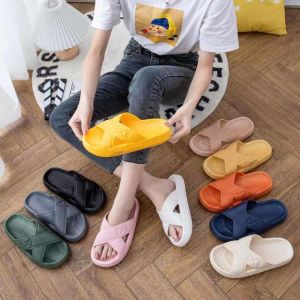 คู่รองเท้ากันลื่น EVA รองเท้าแตะลำลอง สีพื้น พื้นหนา พื้นนิ่ม แฟชั่นสําหรับผู้ชาย และผู้หญิง