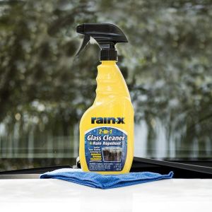 [HCM]CHAI XỊT RỬA KÍNH - CHỐNG BÁM NƯỚC RAIN-X 680ML