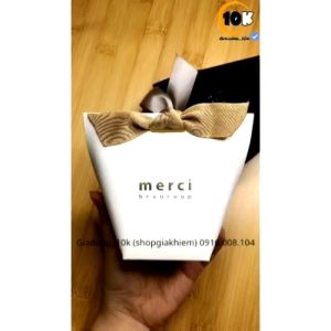 Hộp quà dập chữ nhũ Merci đẹp tinh tế (đã kèm dây nơ)