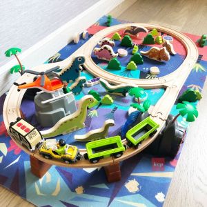 Mô hình đường ray xe lửa gỗ - Công Viên Khủng Long 80 chi tiết đồ chơi phát triển trí tuệ sáng tạo ở trẻ Bộ sản phẩm có kèm thảm và xe chạy pin