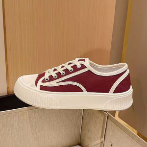 QKKshop ดีไซน์สุดวินเทจใส่ยังไงก็เข้า เหมาะที่สุดกับทุกชุดสาวๆสายถ่ายรูปห้าใพลาดเพราะสวยจริง มีสีให้เลือก รองเท้าผ้าใบแฟชั่น ทรงรองเท้าผ้าใบเสริมส้น ตัวรองเท้ามี 3 สีให้เลือก