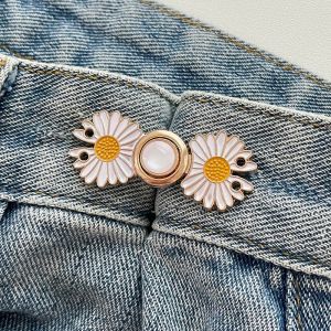 Fashionable Four-Leaf Clover Waist Buckle Detachable No-Sew Button Jeans Waist Brooch Pin 收腰扣