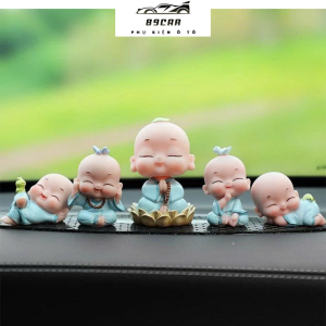Bộ 5 chú tiểu vui vẻ trang trí taplo xe ô tô tặng kèm thảm cao su oval chống trượt