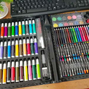 Hộp màu 150 chi tiết cho bé thỏa sức tô vẽ