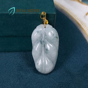 Mặt dây chuyền đá Cẩm Thạch bạch ngọc chạm chiếc lá size 20x35mm phong thủy may mắn cát tường G139osmd Hoa Minh Gem