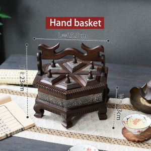 ห้องนั่งเล่นสไตล์เอเชียตะวันออกเฉียงใต้โต๊ะกาแฟขนมขบเคี้ยววางถาดผลไม้แห้งตู้โชว์ขนมขบเคี้ยวกล่องเก็บถาดถั่วแบบพกพาตะกร้าหมากรุกกล่องเก็บขนม