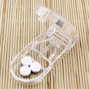 Pill Cutter Tablet Splitter Medicine Half Cut Divider Case Vitamins Storage Compartment / Pemotong Ubat-Ubatan