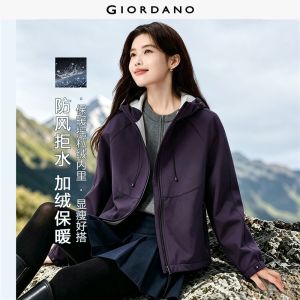 GIORDANO Women Jackets Softshell Fleece-Lined Windbreakers Raglan Sleeve Fashionable Casual Relaxed Hooded Jackets 05376675