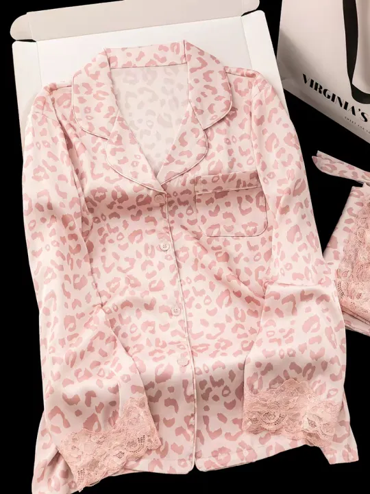 Baju%20Setelan%20Piyama%20Wanita%20Satin%20Premium%20Motif%20Macan%20Tutul%20Pink%20Renda%20Lengan%20Panjang%20Korean%20Style%20-%20Image%203
