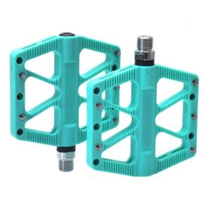 Light weight Bicycles Platform Pedals Seal Bearings Nonslip Bicycles Pedals for Mountain Cycling Road Bicycles