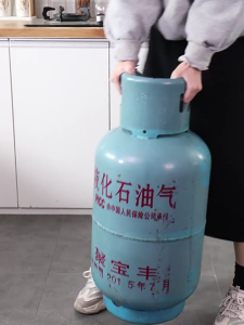 High Capacity Propanes Gas Cylinder Platform 4 Wheel Mobile Stand for Easy Maneuvering Potted Plant Water Container