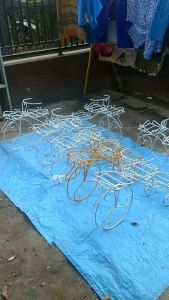 Rak pot bunga sepeda besi lucu/standing pot bunga model sepeda lucu