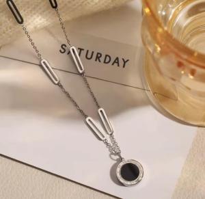 Kalung Titanium Liontin Hitam Putih Bulat Rantai Nuri Kolaborasi Fashion Kekinian Aksesoris Wanita Anti Karat