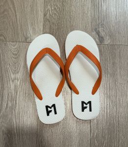 ผลิตเอง💯 ฅนอีสาน รองเท้าแตะ หูหนีบ หูคีบ (สีส้ม) ใส่สบาย ใส่ชิวๆไปเดินทะเลหรือนา รองเท้าแตะยางพารา