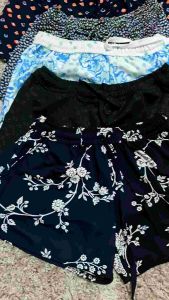 PLUS SIZE PRINTED WALKING SHORTS