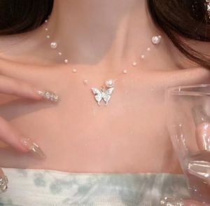Fashion Butterfly Pearl Crystal Clavicle Necklace Lovito for Women Romantic Baroque Butterfly Metal Pearls Choker Aesthetics Necklaces