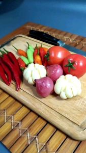 Replika Sayuran Cabe Merah: Dekorasi Meja Makan & Mainan Edukasi Anak