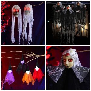 LIAND พร้อมฮู้ด ผีฮาโลวีนเรืองแสงแบบแขวน แม่มดตัว กระโหลกศีรษะ ของเล่นผีแขวน สร้างสรรค์และสร้างสรรค์ ที่ส่องสว่างส่องสว่าง จี้แขวนฮาโลวีน ห้องลับปาร์ตี้