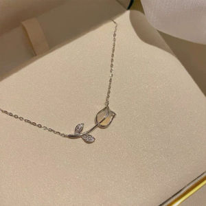 Tulip Necklace Nữ Niche Thiết kế cao cấp All-match Gentle Girlfriends Clavicle Chain FAVOURIE