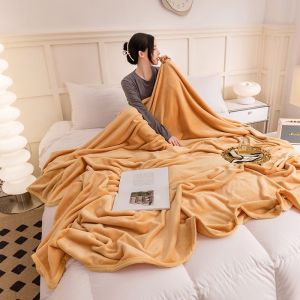 Selimut Bulu Halus 150x200 Motif Dewasa Polos Merah Marun Murah Berkualitas