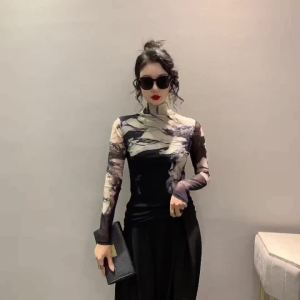 AMMIN เสื้อยืดแขนยาวสำหรับผู้หญิงเสื้อสำหรับผู้หญิงลำลองกึ่งคอสูงลายกราฟฟิตีแนวแอ็บสแตรกต์เรียบง่ายสำหรับฤดูใบไม้ผลิ/ฤดูร้อน