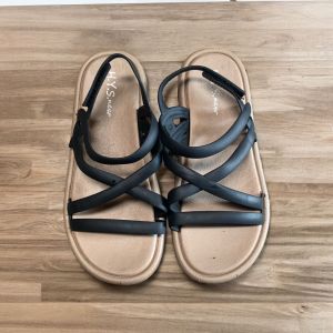 Sandal Jelly Wanita Terbaru/Sendal Tali Karet HYS 3882-2/Sendal Flat Import Kekinian