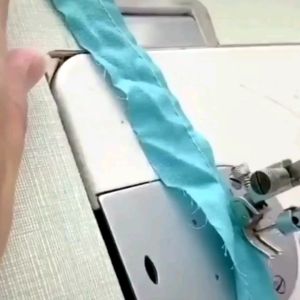 Chân vịt dún có ốc điều chỉnh dùng cho máy công nghiệp 1 kim